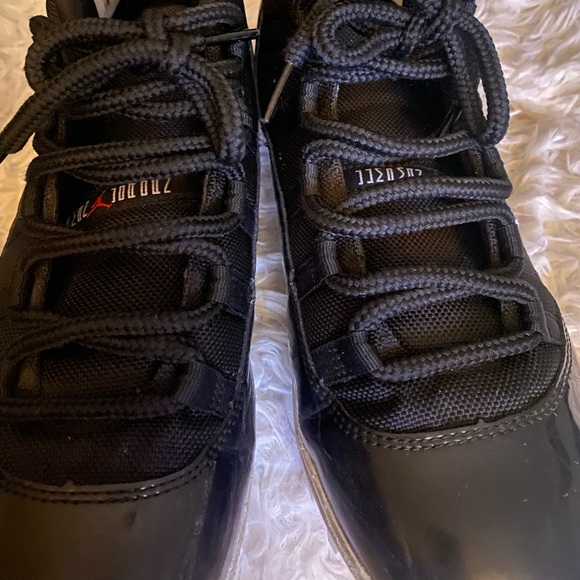 COPY - Jordan cliques - Picture 6 of 7